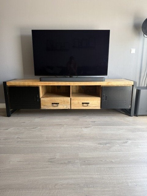 TV meubel, Ophalen, Zo goed als nieuw, 200 cm of meer, Minder dan 100 cm