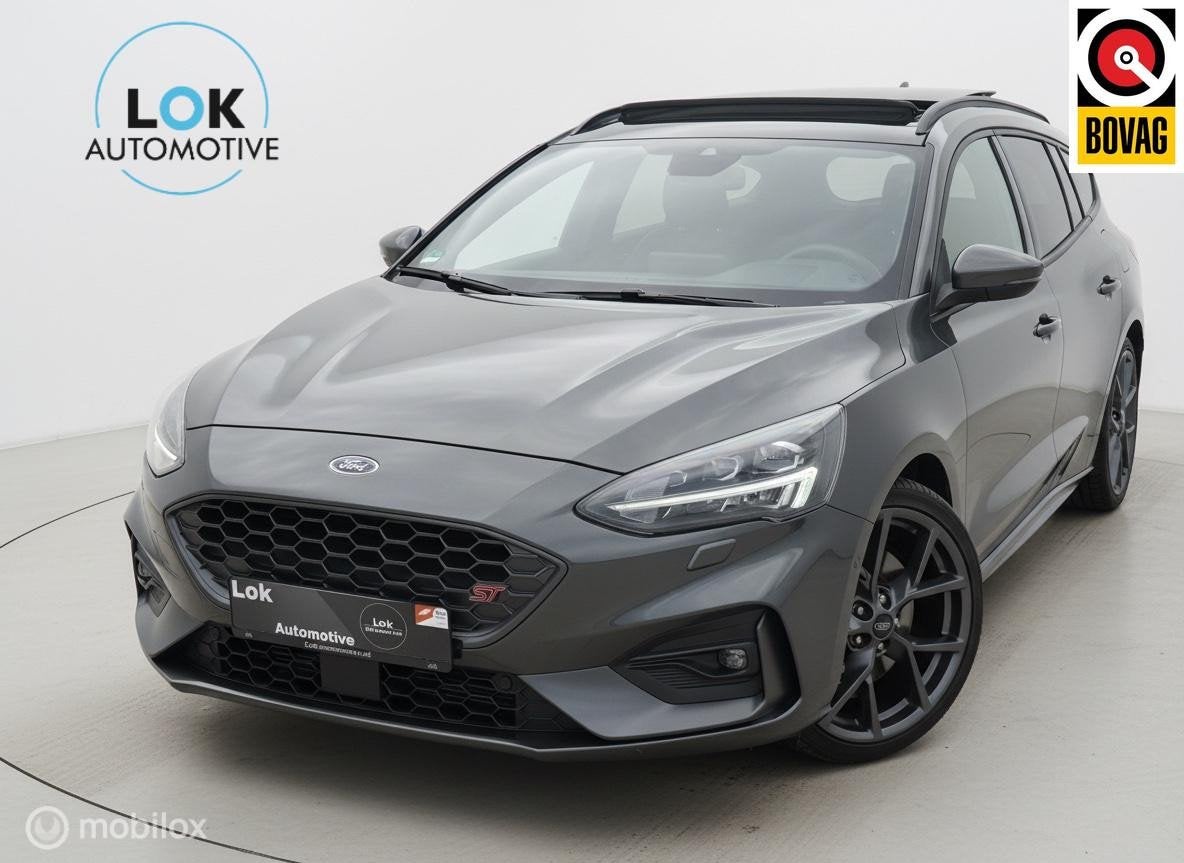 Ford Focus 2.3 EcoBoost ST-3 PANO|B&O|KEYLESS|CAMERA|280PK|, Auto's, Gebruikt, Zwart, 4 cilinders, 1434 kg