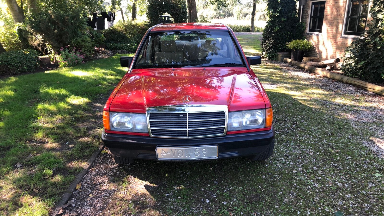 Mercedes, Achterwielaandrijving, Beige, 4 cilinders, Handgeschakeld