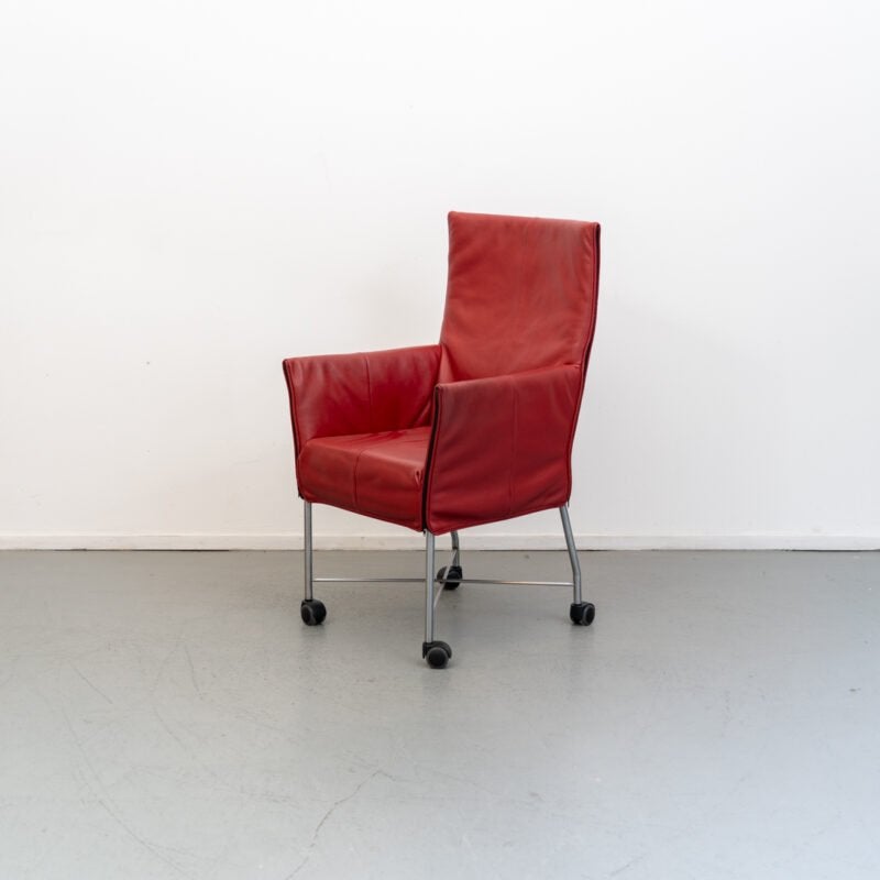 Montis Chaplin rood leder - rvs verrijdbaar onderstel