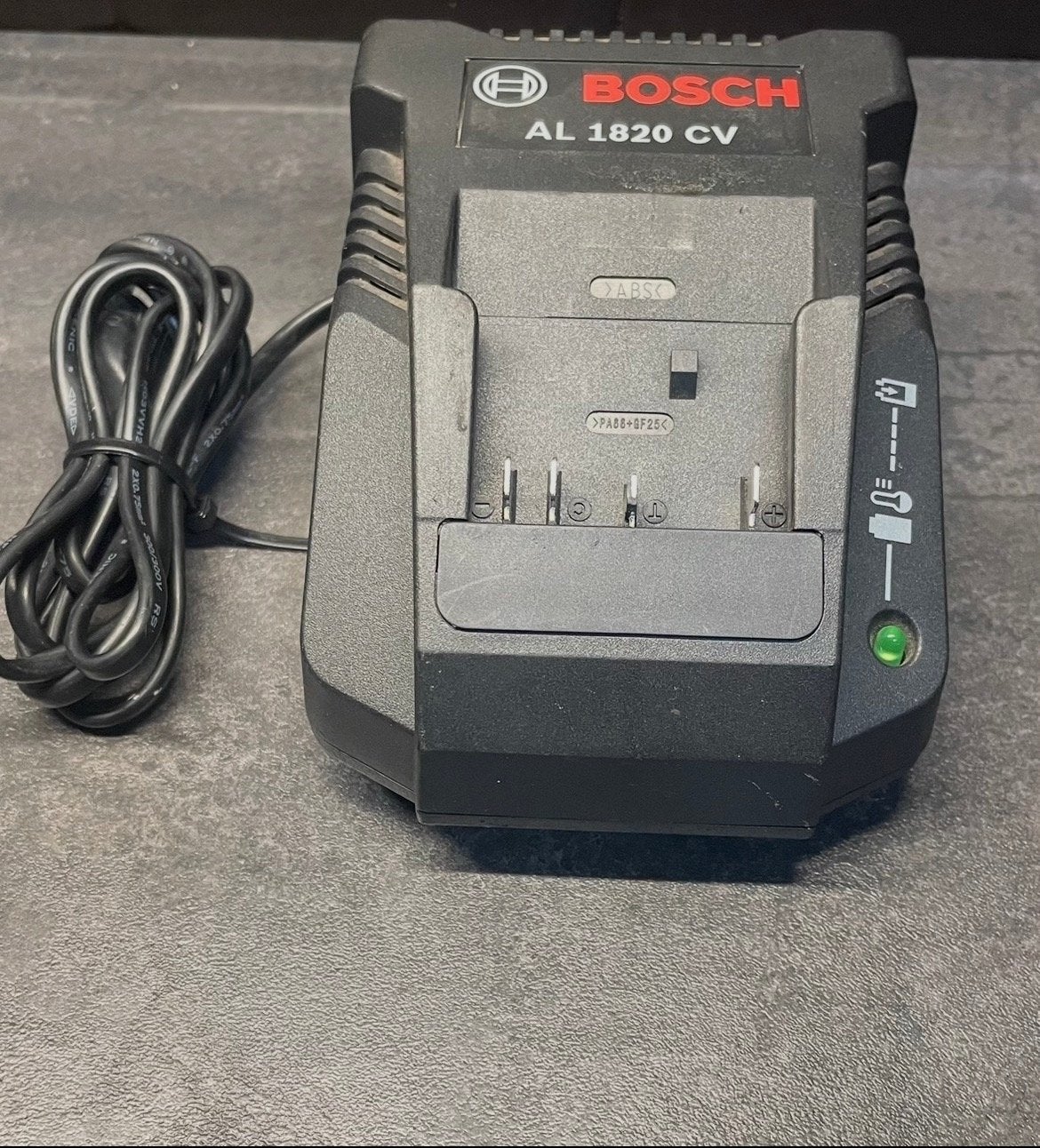 Bosch 18V 4.0Ah Li-Ion Accu met Lader AL 1860 CV, Ophalen of Verzenden, Zo goed als nieuw, Overige typen
