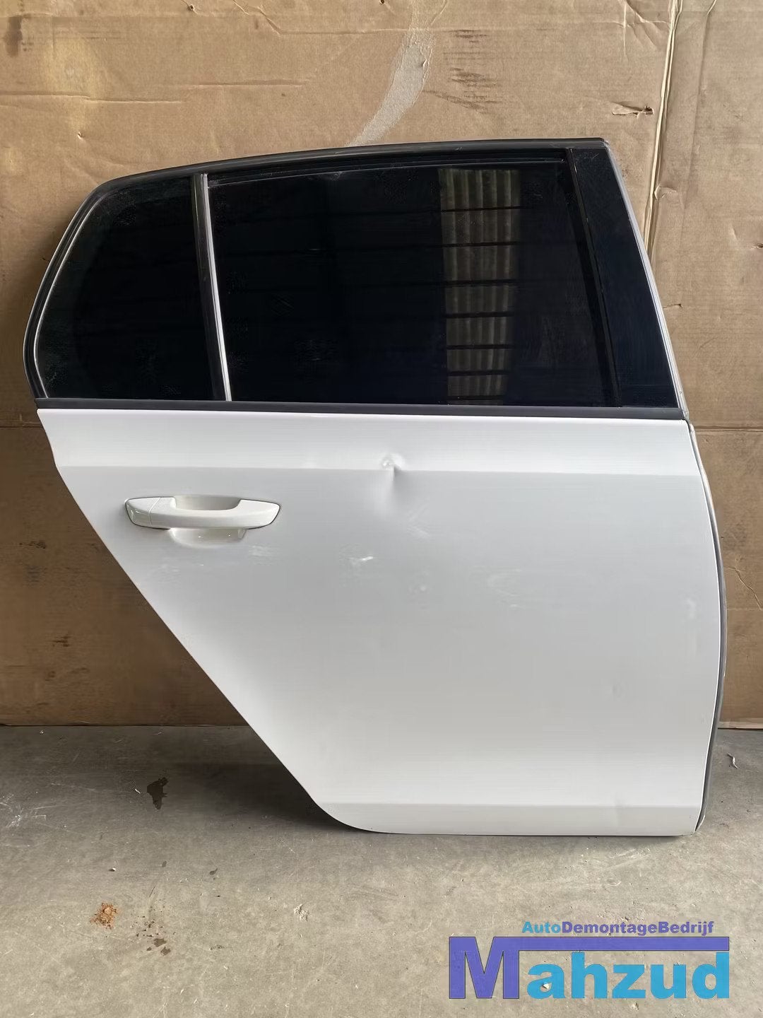 VW GOLF 6 WIT Hatchback rechts achter deur portier 2009-2012, Auto-onderdelen, Gebruikt, Volkswagen AG, Achter, Berliner Ring 2
38440  Wolfsburg, DE