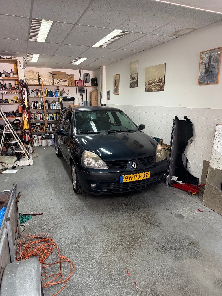 Renault Clio 1.4 16V Autbas E3 2004 Groen, Voorwielaandrijving, 40 €/maand, 4 cilinders, 1200 kg