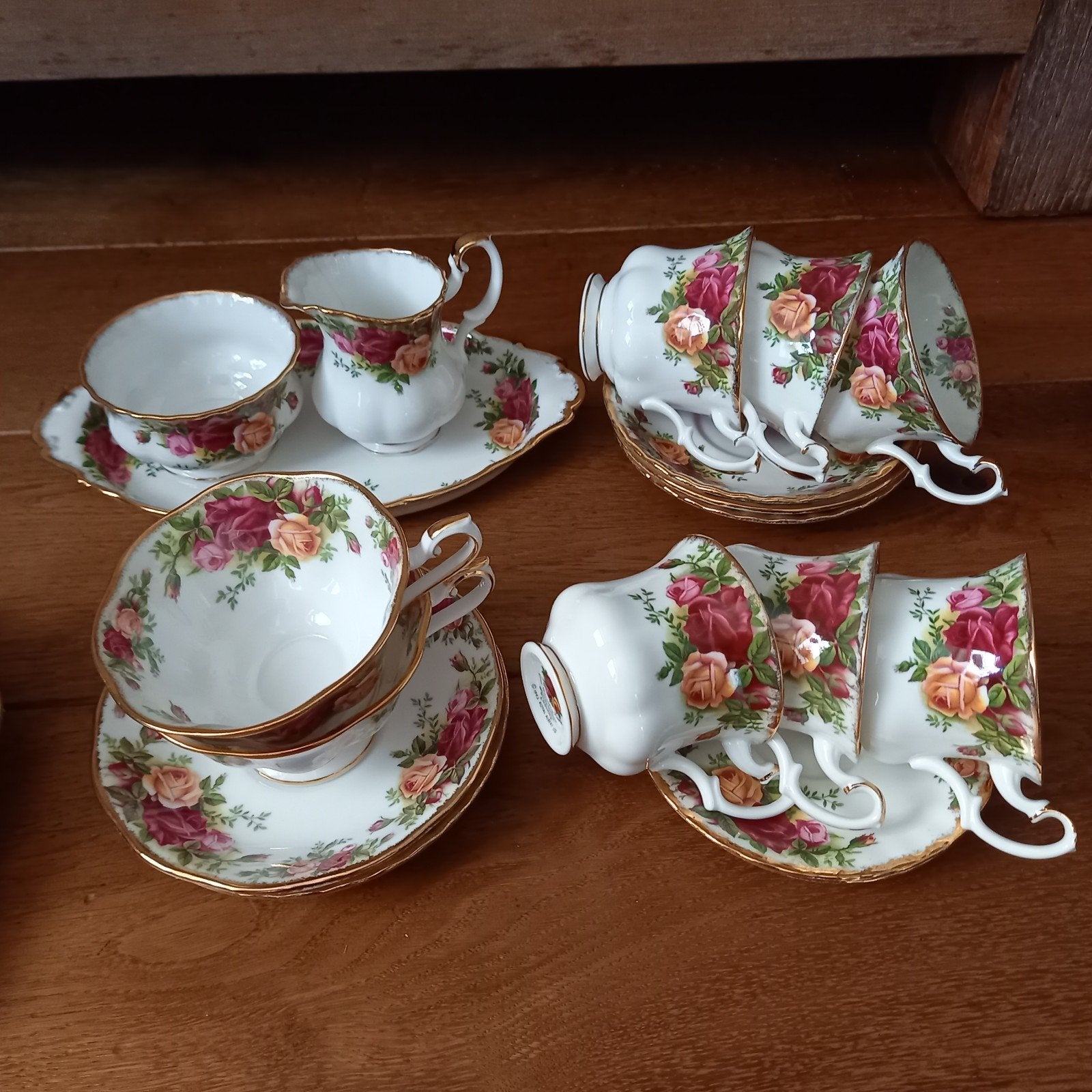 Servies bloemen, Ophalen