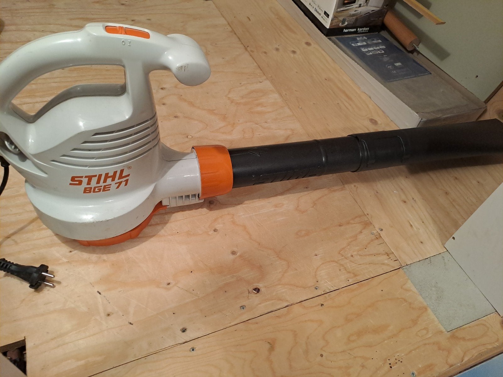 Stihl BGE 71 Elektrische Bladblazer - Zo goed als nieuw, Stihl, Handgedragen, Ophalen of Verzenden, Zo goed als nieuw