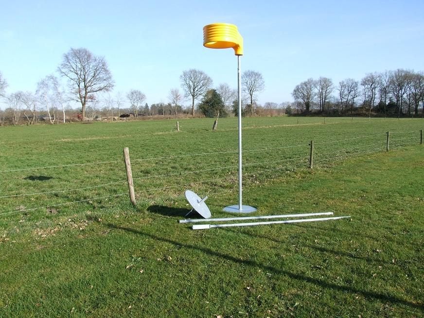 Korfbalpaal met ijzeren paal voor op gras, Ophalen, Nieuw, Korf of Paal