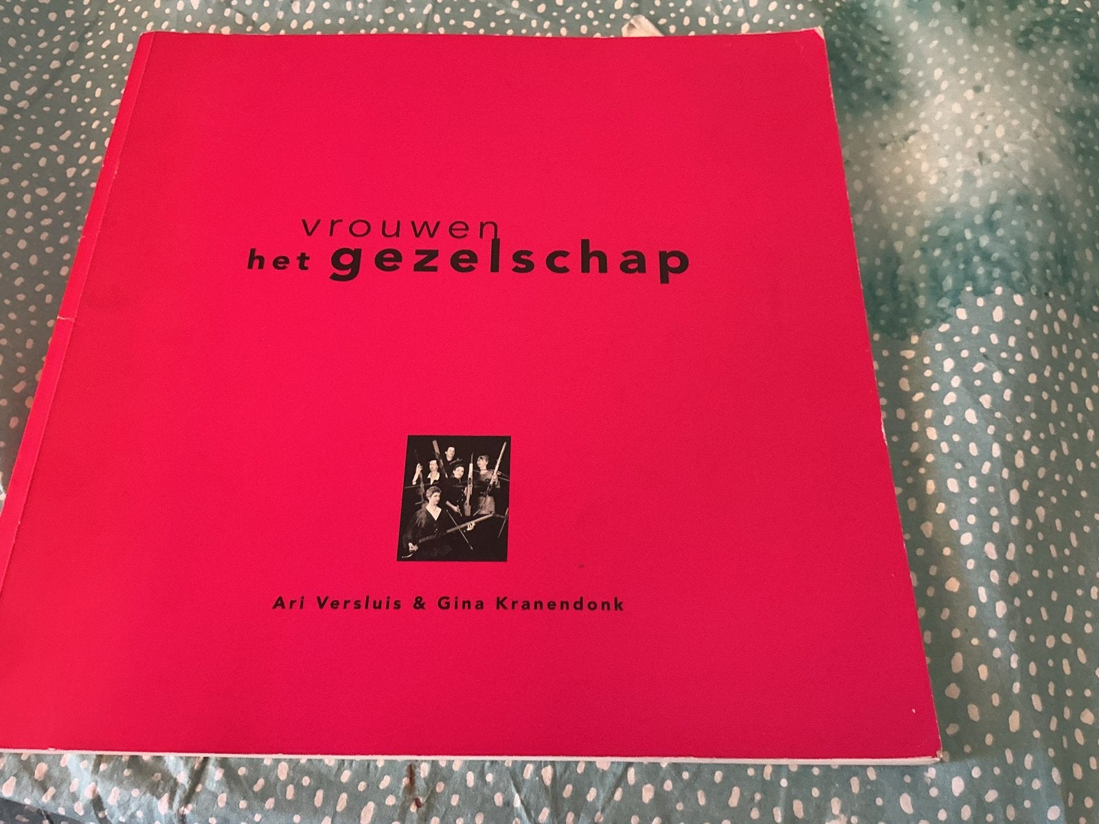 Fotoboek: Vrouwen het Gezelschap, 1991, Ophalen of Verzenden, Gelezen, Fotografie algemeen