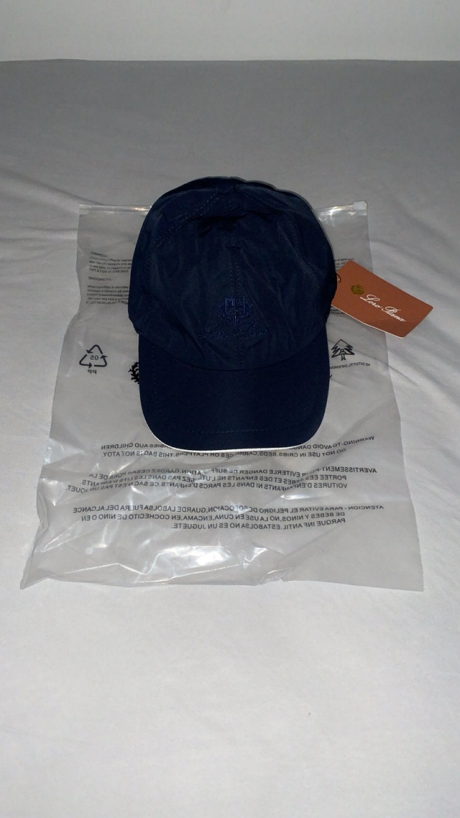 Loro Piana pet Navy Blue, Ophalen of Verzenden, Zo goed als nieuw, One size fits all, Pet