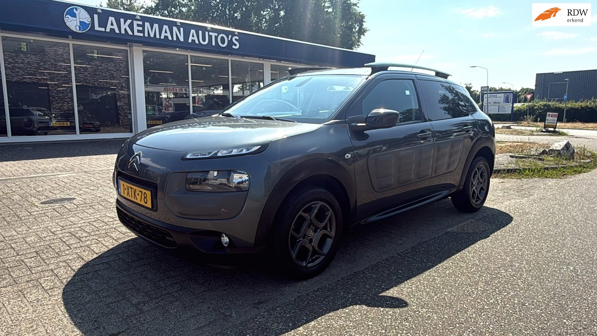 Citroen C4 Cactus 1.2 e-VTi Shine Pano Navi Automaat Greylin, Auto's, 23 km/l, Origineel Nederlands, Bedrijf, 3 cilinders