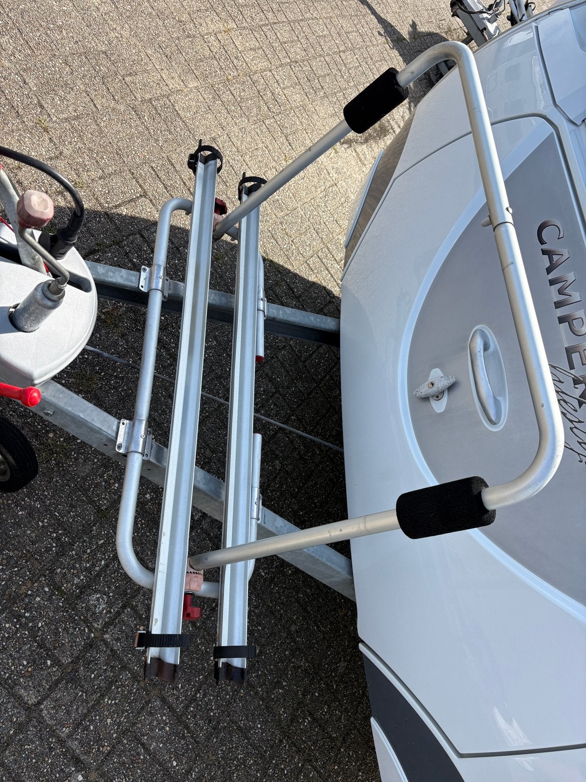 Foto 2 van Fietsendrager voor caravandissel - 2 fietsen, max 35 kg