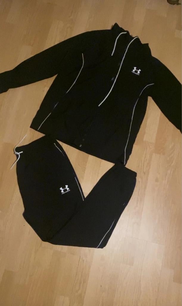 Under Armour Trainingspak Zwart - Maat M, Maat 38/40 (M), Verzenden, Zwart, Under Armour