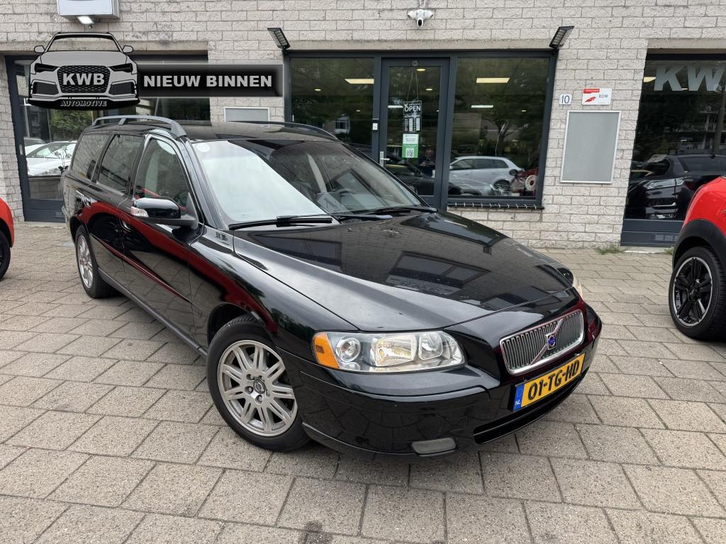 Volvo V70 2.4D Edition Leer Navi Trekhaak (bj 2006), Auto's, 15 km/l, 1535 kg, 168 €/maand, Euro 4