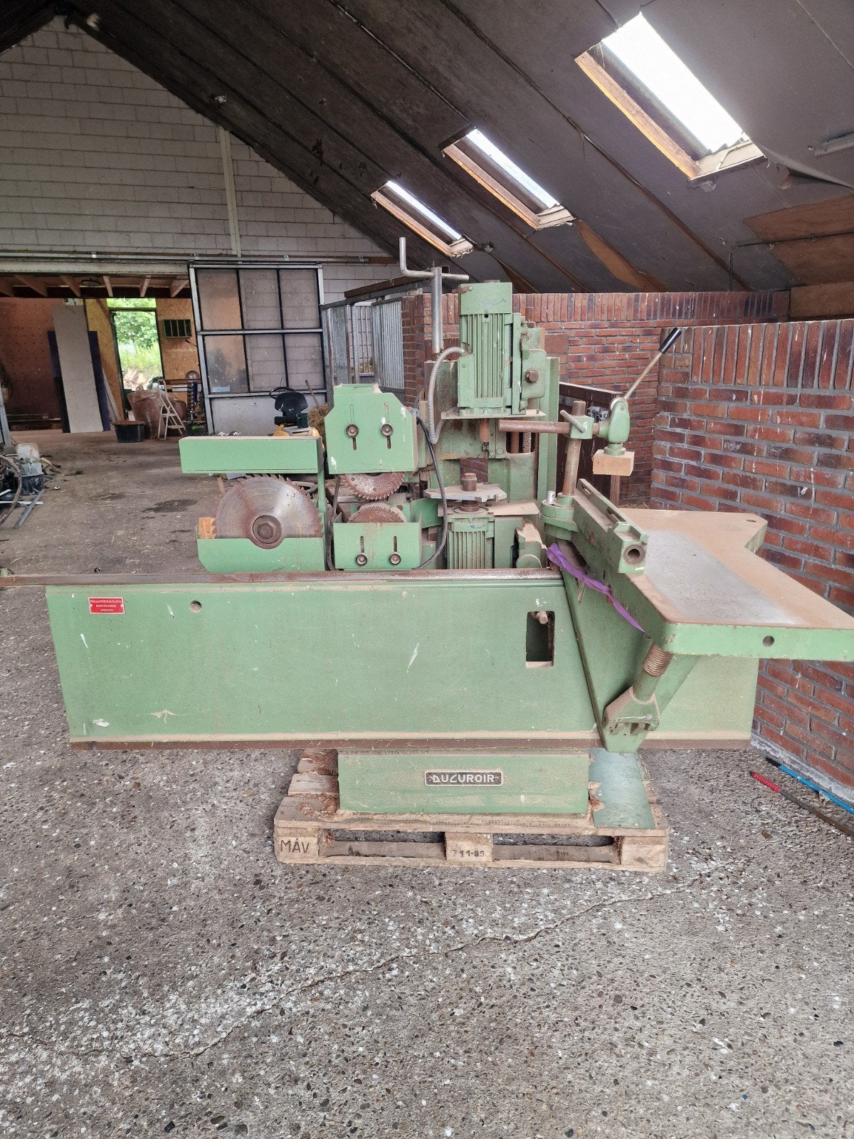 Pennenbank houtbewerking - Ideaal voor Douglas constructies, Zakelijke goederen, Machines en Bouw | Houtbewerking, Ophalen