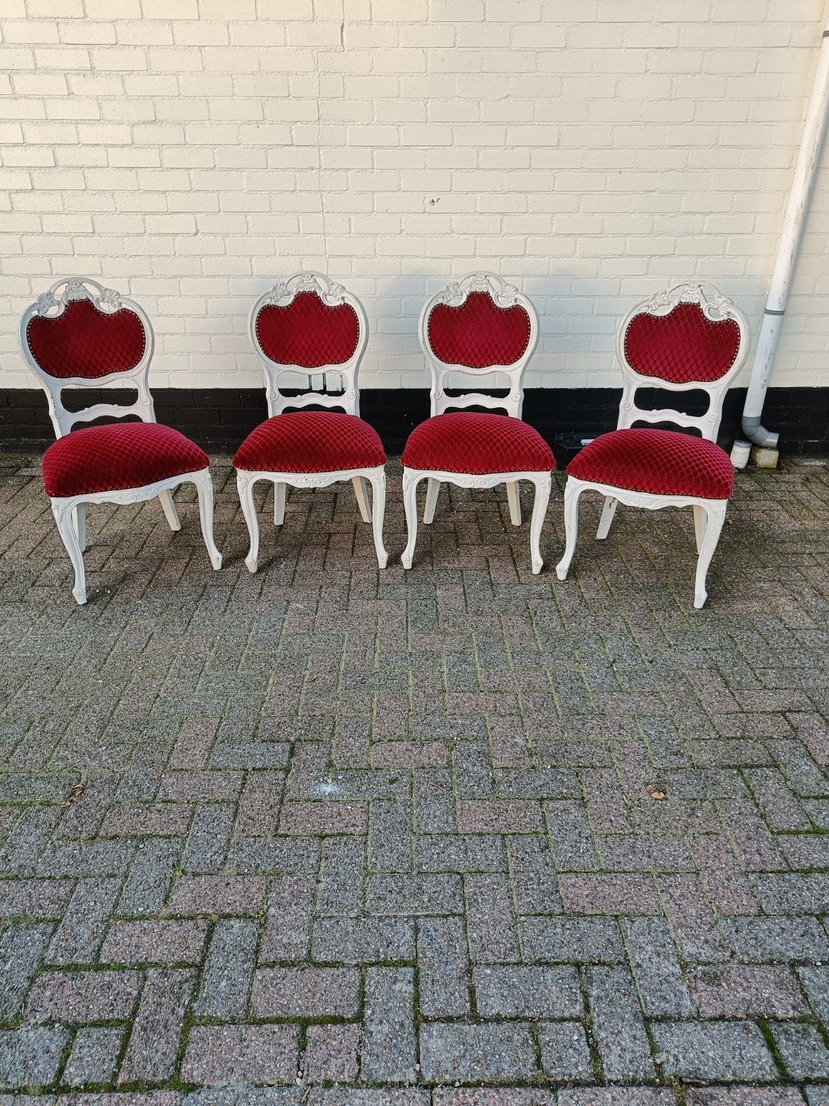 Set van 4 ltalaanse  gerestaureerde barokstoelen, rood fluwe, Ophalen