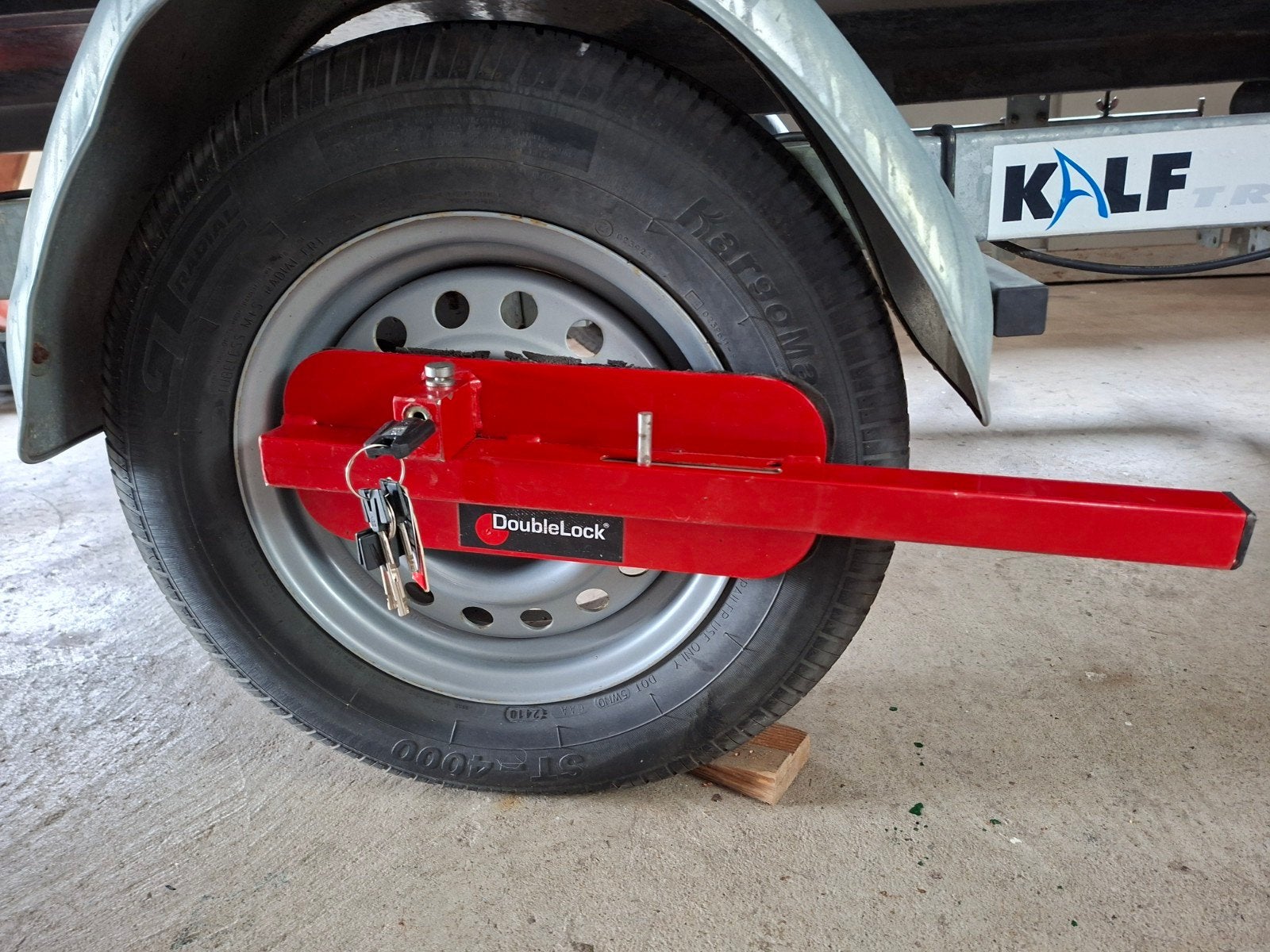 Wielklem double lock incl 5 sleutels ( in zeer goede staat), Ophalen
