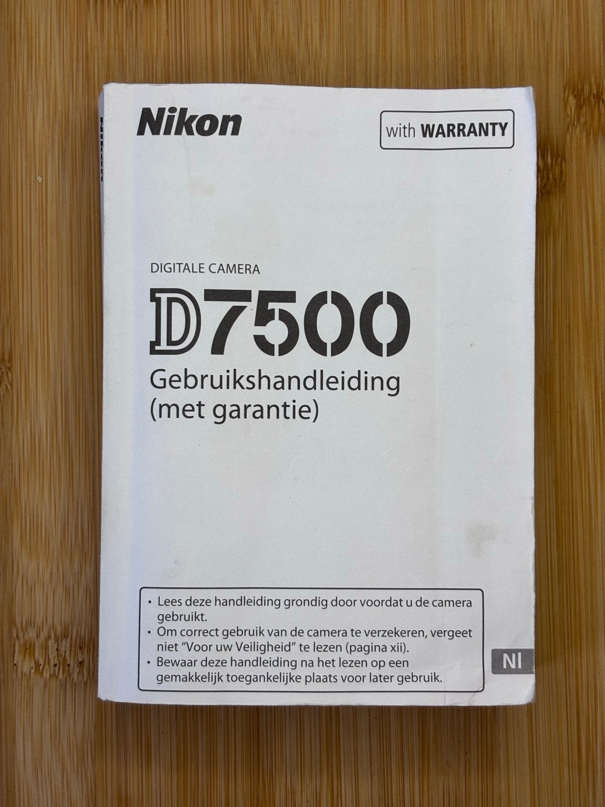 Nikon D7500 Gebruikershandleiding nederlandstalig, Handleiding, Spiegelreflex, Ophalen of Verzenden, Zo goed als nieuw