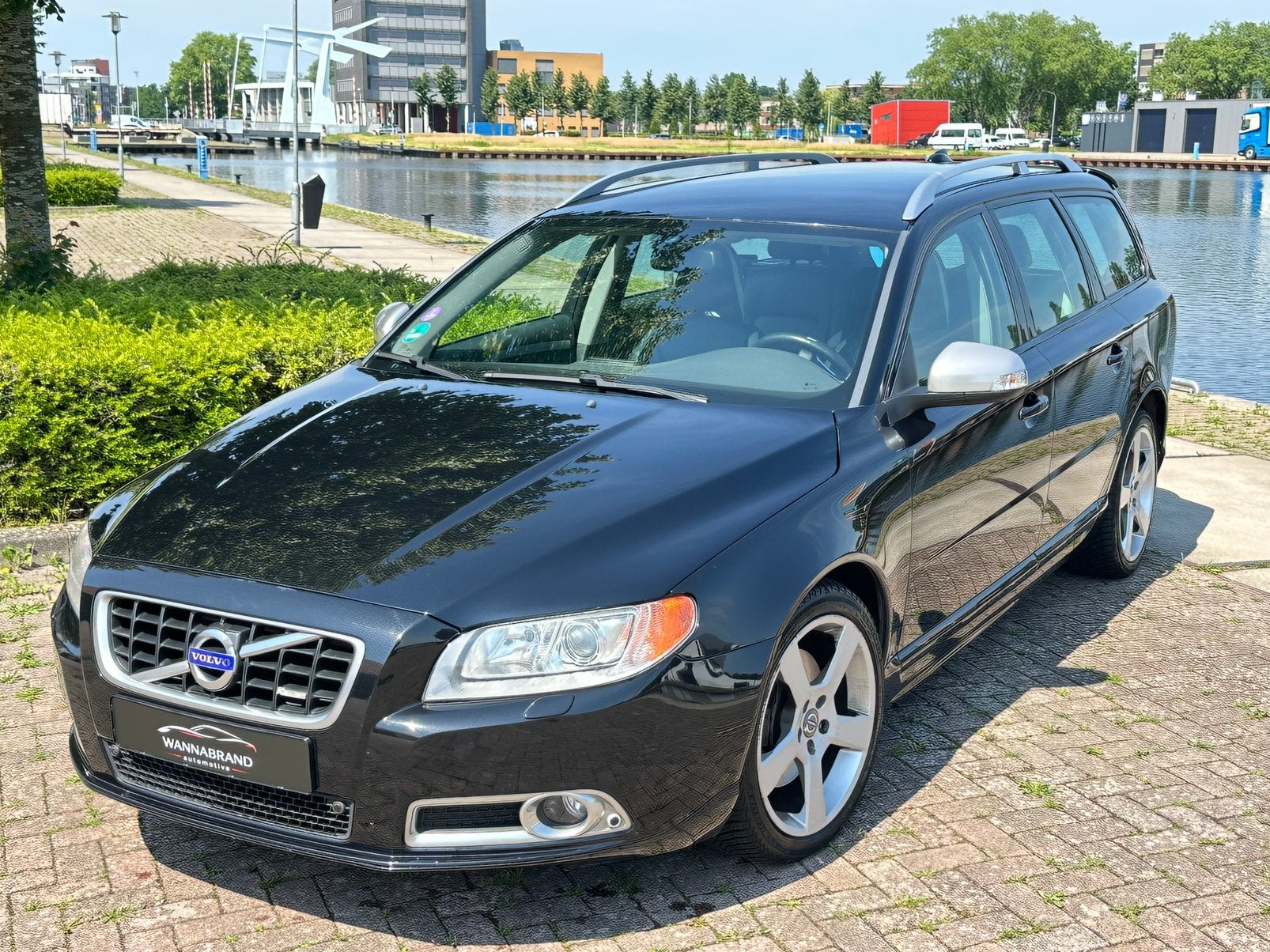 Volvo V70 2.0T Automaat R-Design Liefhebbersauto, Auto's, Volvo, 1800 kg, 4 cilinders, Zwart, 750 kg