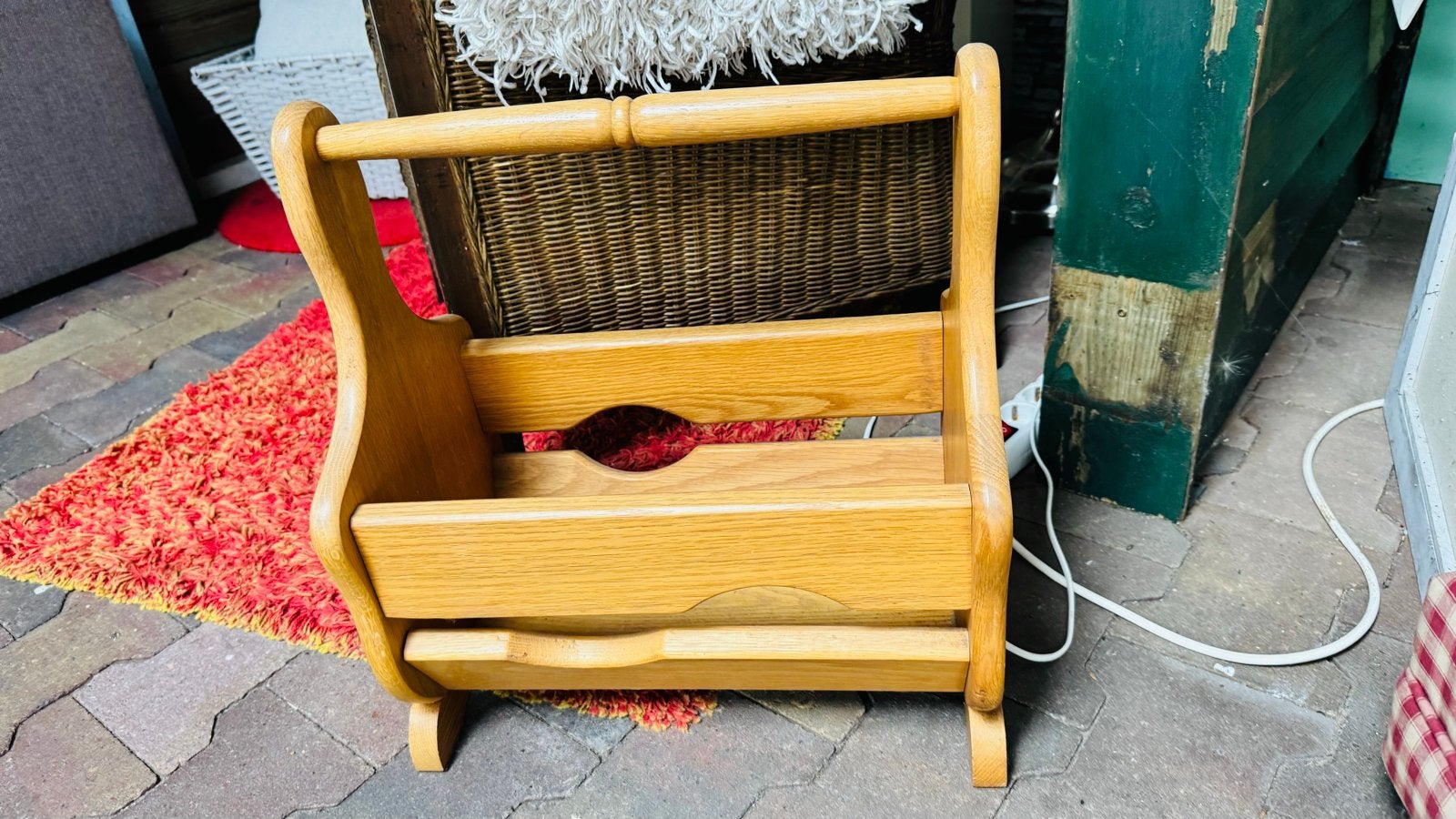Houten krantenbak / lectuurbak, Gebruikt, Ophalen of Verzenden, Klassiek, Hout