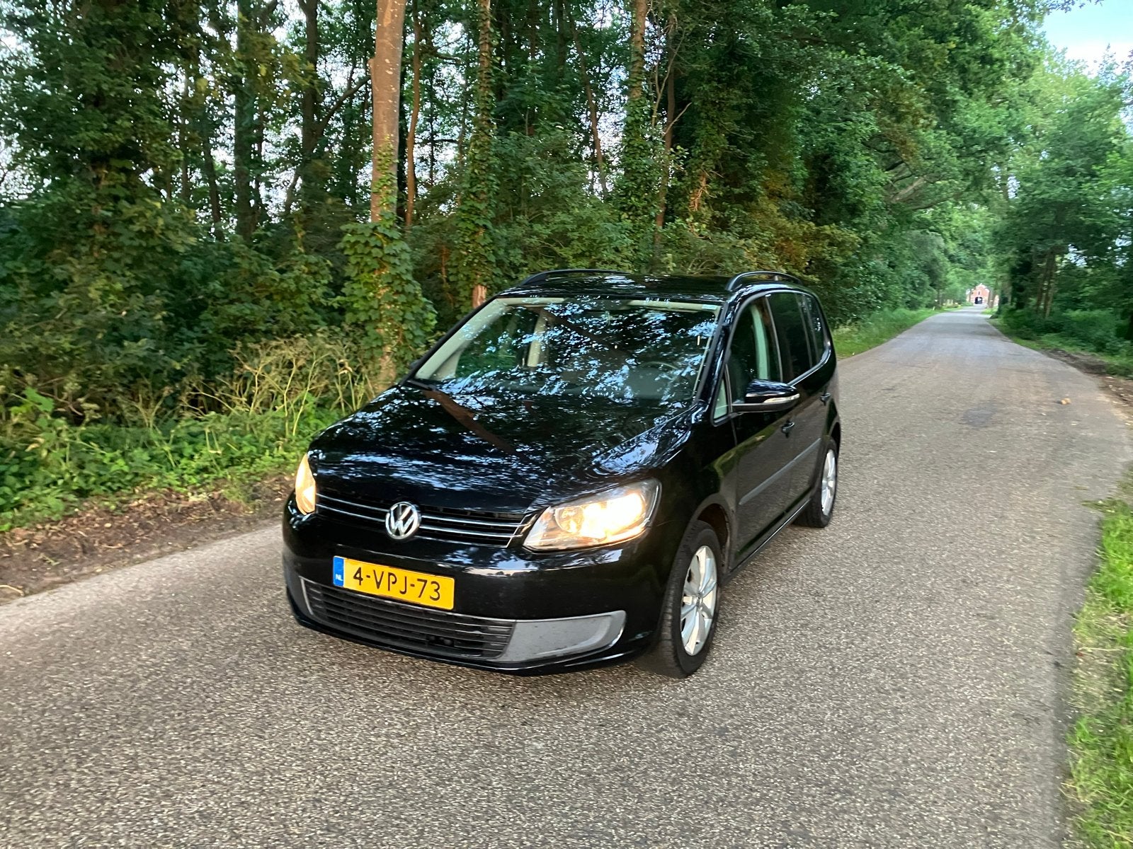 Volkswagen Touran 1.6 TDI 77KW VAN 2011 (grijskenteken), Voorwielaandrijving, Euro 5, Stof, 4 cilinders