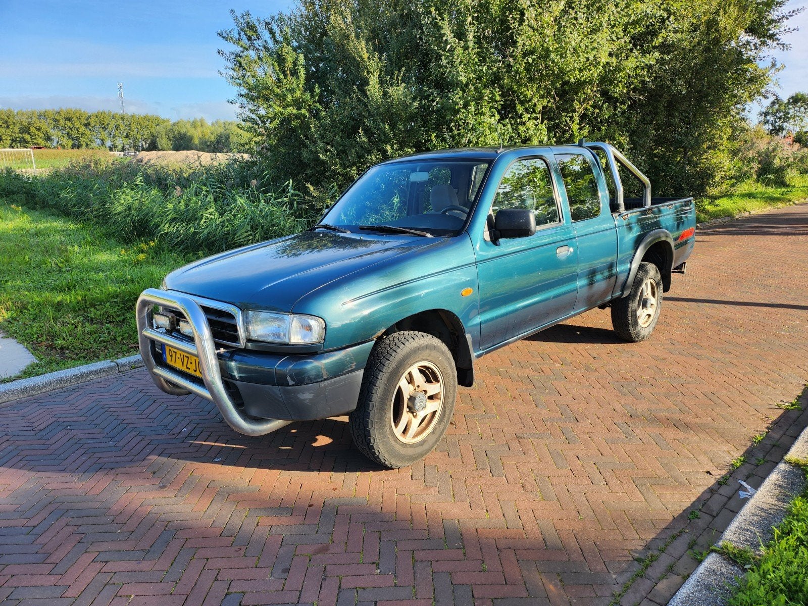 Mazda B2500 Turbo CAB Plus 4WD 2001, Auto's, 2500 cc, 4 cilinders, Metallic lak, Origineel Nederlands