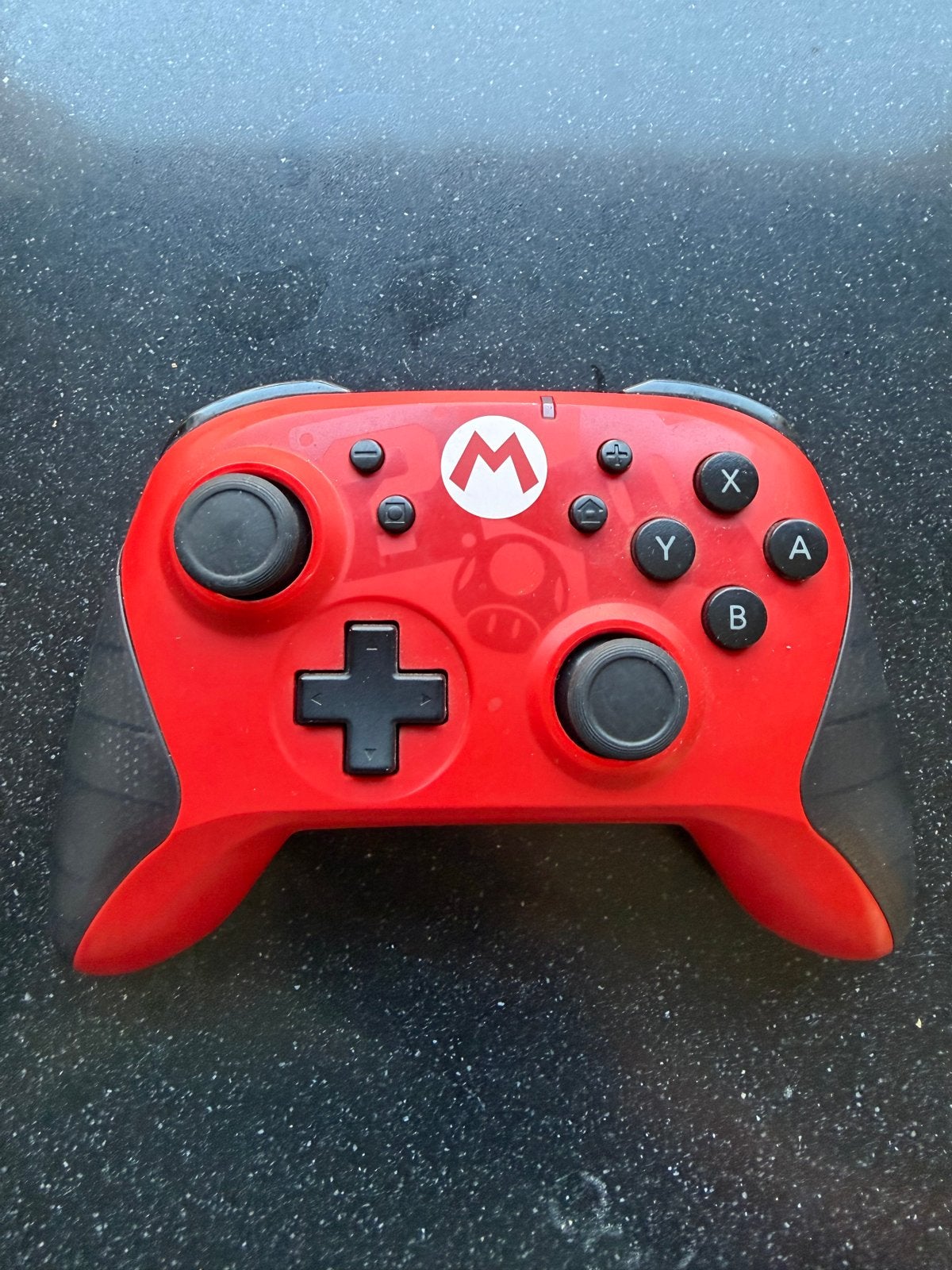 HORI Nintendo Switch Controller - Mario Edition, Ophalen of Verzenden, Zo goed als nieuw, Met 1 controller