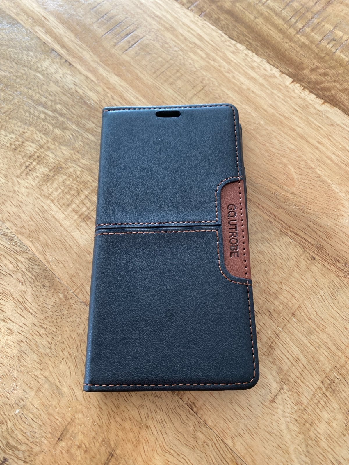 GQ UTROBE Flipcase voor iPhone 11 /XR - Zwart/Bruin, Telecommunicatie, Overige merken, Ophalen of Verzenden, IPhone 11 Pro Max