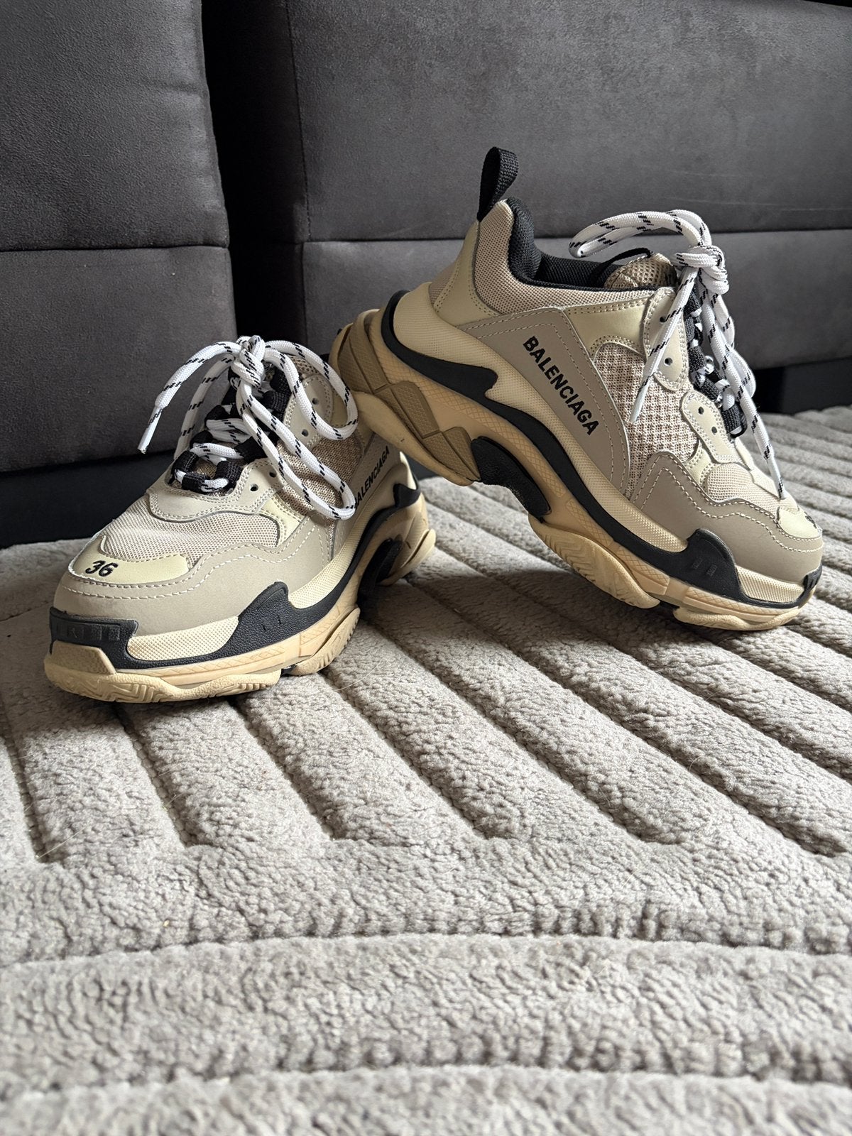Balenciaga sneakers beige Triple S maat 36, Verzenden, Beige, Sneakers of Gympen, Zo goed als nieuw