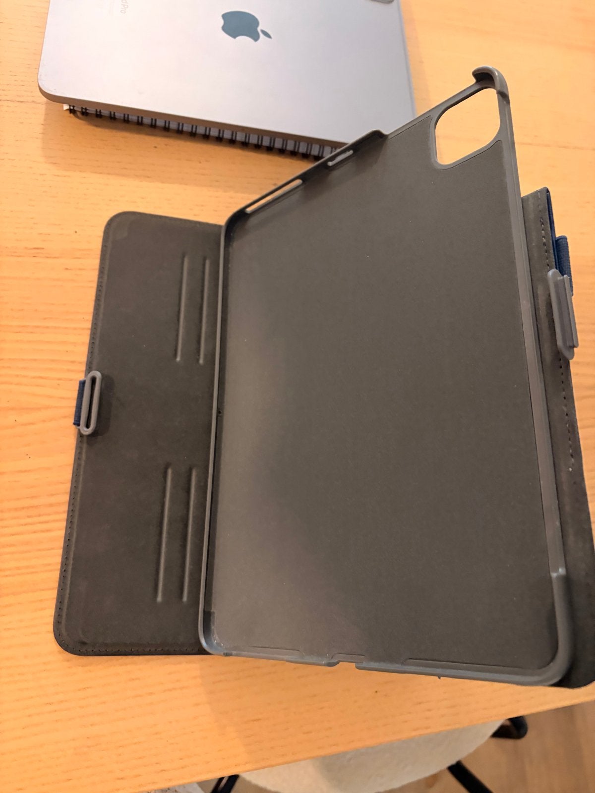 Foto 3 van Apple iPad Pro (2022) 11 inch 4e generatie met Apple Pencil