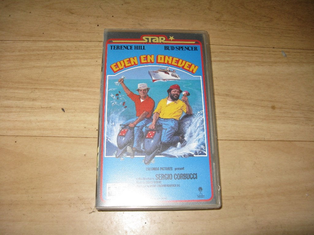 VHS videoband: Even en Oneven, Cd's en Dvd's, VHS | Film, Nederlands ondertiteld, Gebruikt, Alle leeftijden, Ophalen of Verzenden