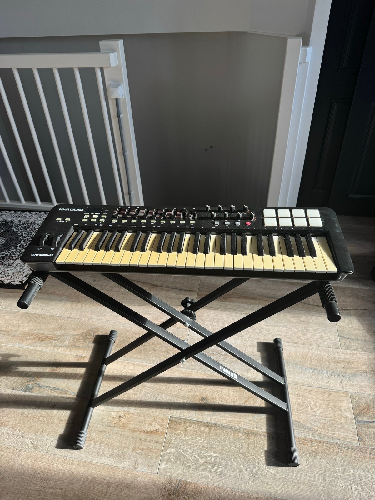 M-Audio Oxygen 49 MIDI Keyboard Controller met standaard, Muziek en Instrumenten, Gebruikt, Aanslaggevoelig, Ophalen, 49 toetsen