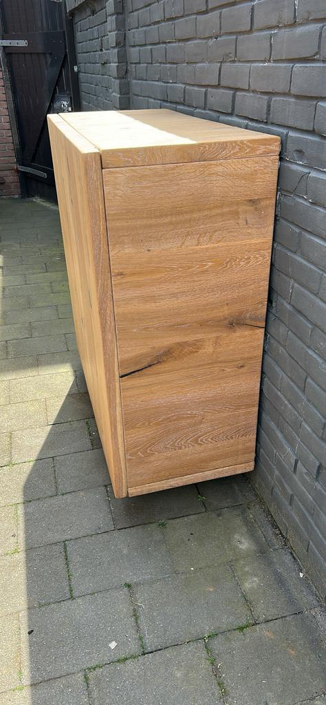 Zeer nette salontafel volledig eiken., Ophalen, Zo goed als nieuw