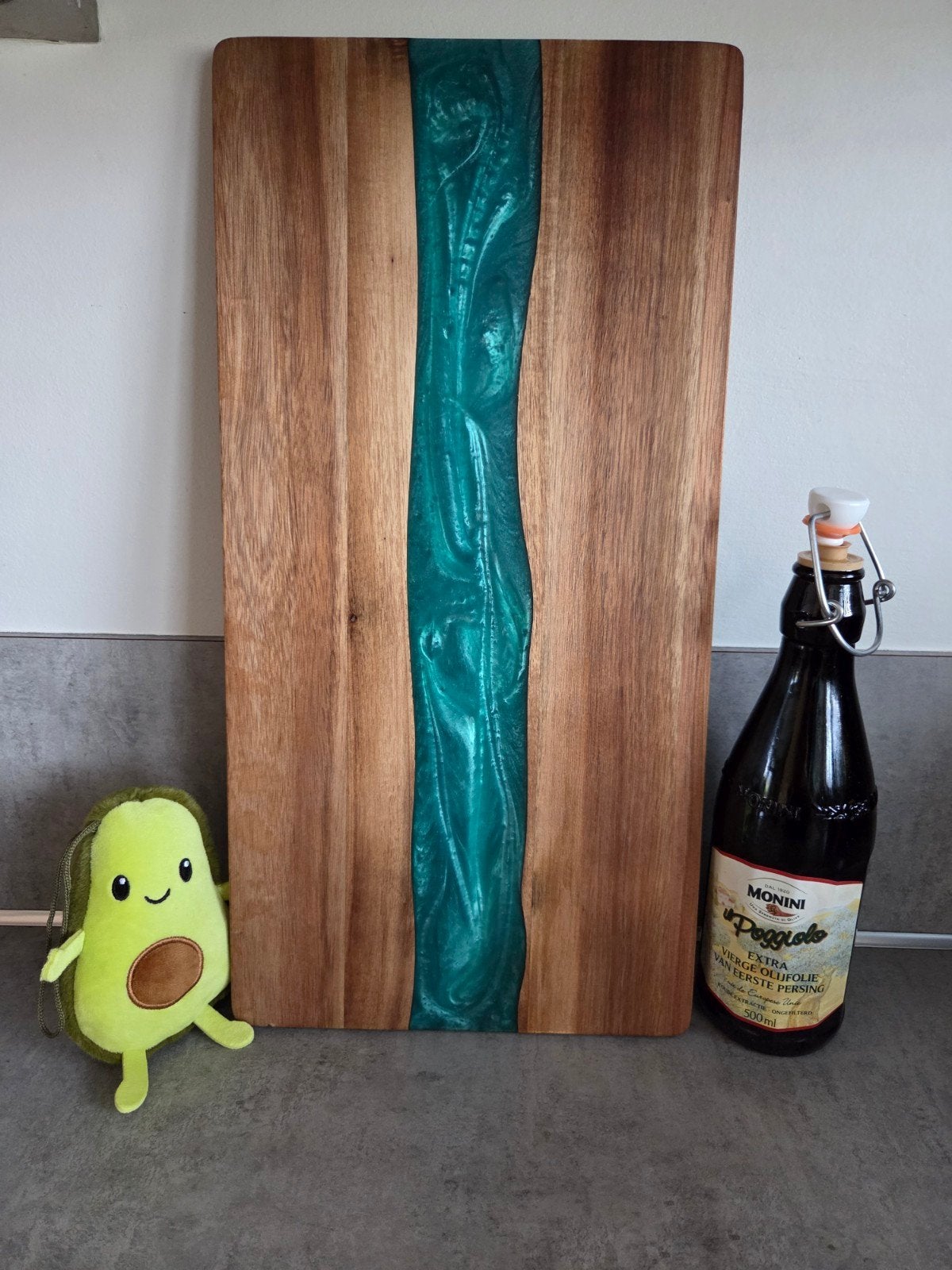Snij-/serveerplank hout met epoxy rivier (46x23 cm), Hout, Snij-/serveerplank, Nieuw, Ophalen of Verzenden