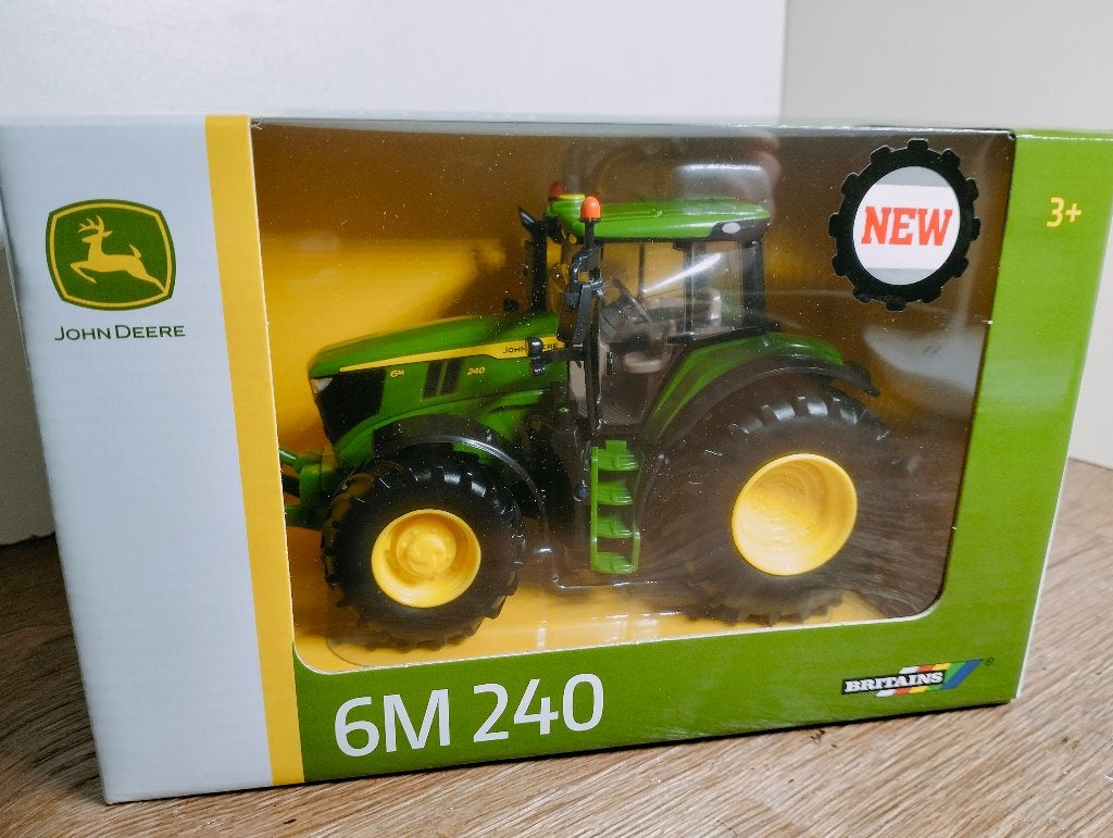 Te koop Britains John Deere 6M 240., Ophalen of Verzenden, Nieuw, Tractor of Landbouw, Britains