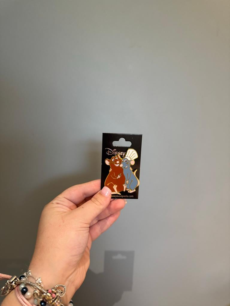 Disney Ratatouille Remy en Emile Pin - Disneyland Parijs, Verzamelen, Disney, Ophalen of Verzenden, Overige figuren, Zo goed als nieuw