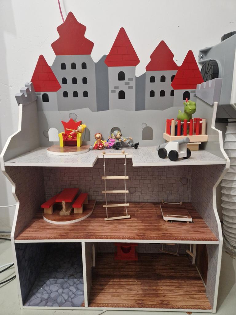 Houten Kasteel met Extra Meubeltjes en Speelfiguren, Kinderen en Baby's, Speelgoed | Houten speelgoed, Ophalen, Gebruikt, Overige typen