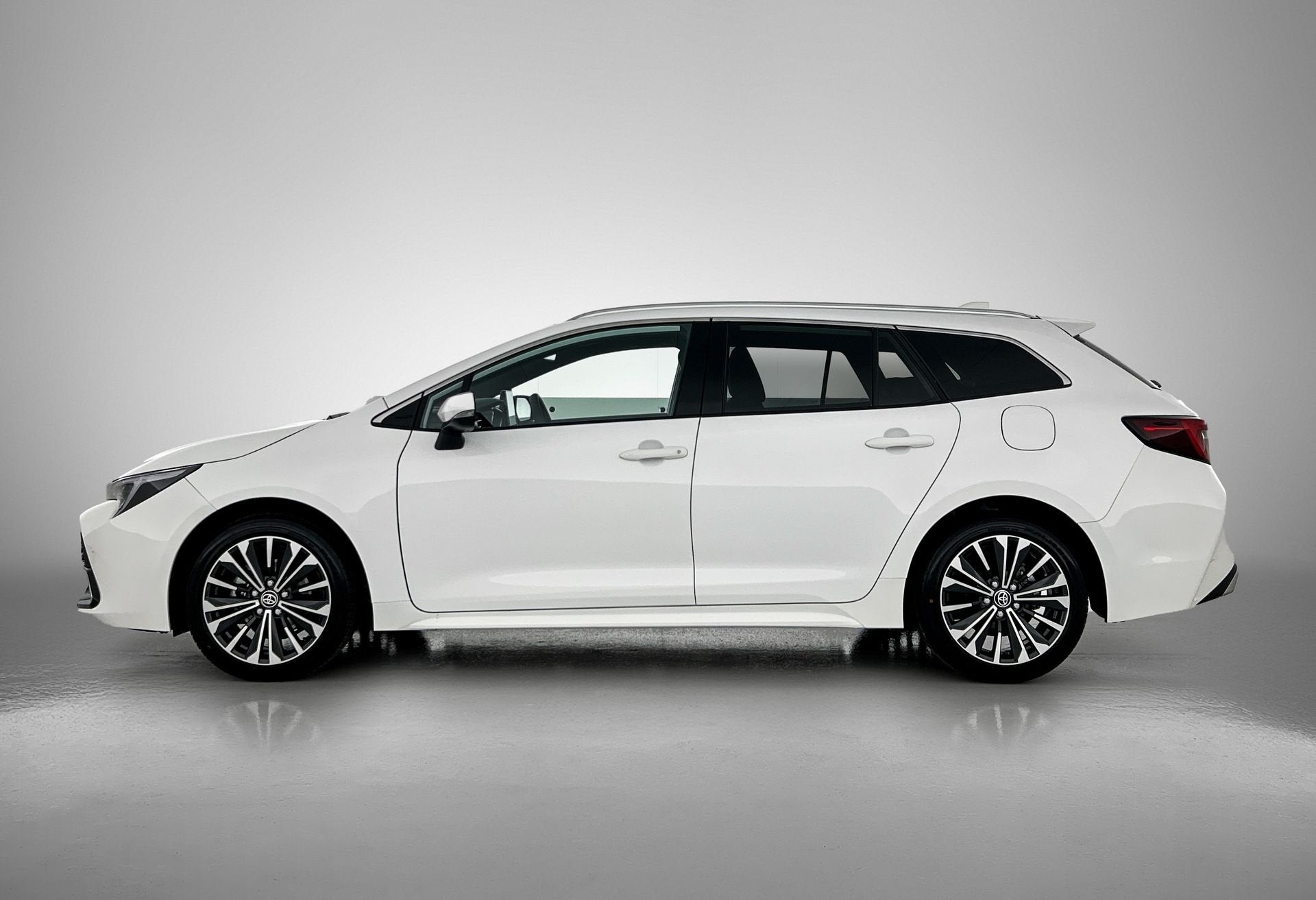 Toyota Corolla Touring Sports Hybrid 140 Dynamic (bj 2025), Auto's, Toyota, 12 maanden, 4 cilinders, Corolla, Origineel Nederlands
