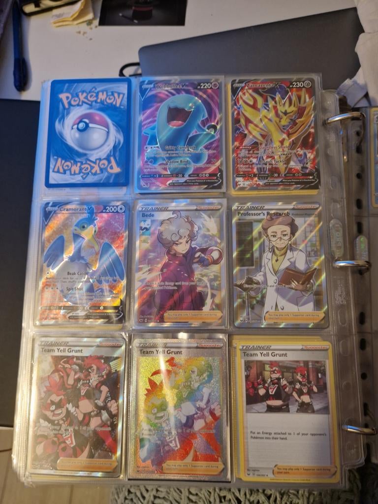 Pokemon gedeelte base set sword & shield met hitjes, Ophalen of Verzenden, Zo goed als nieuw
