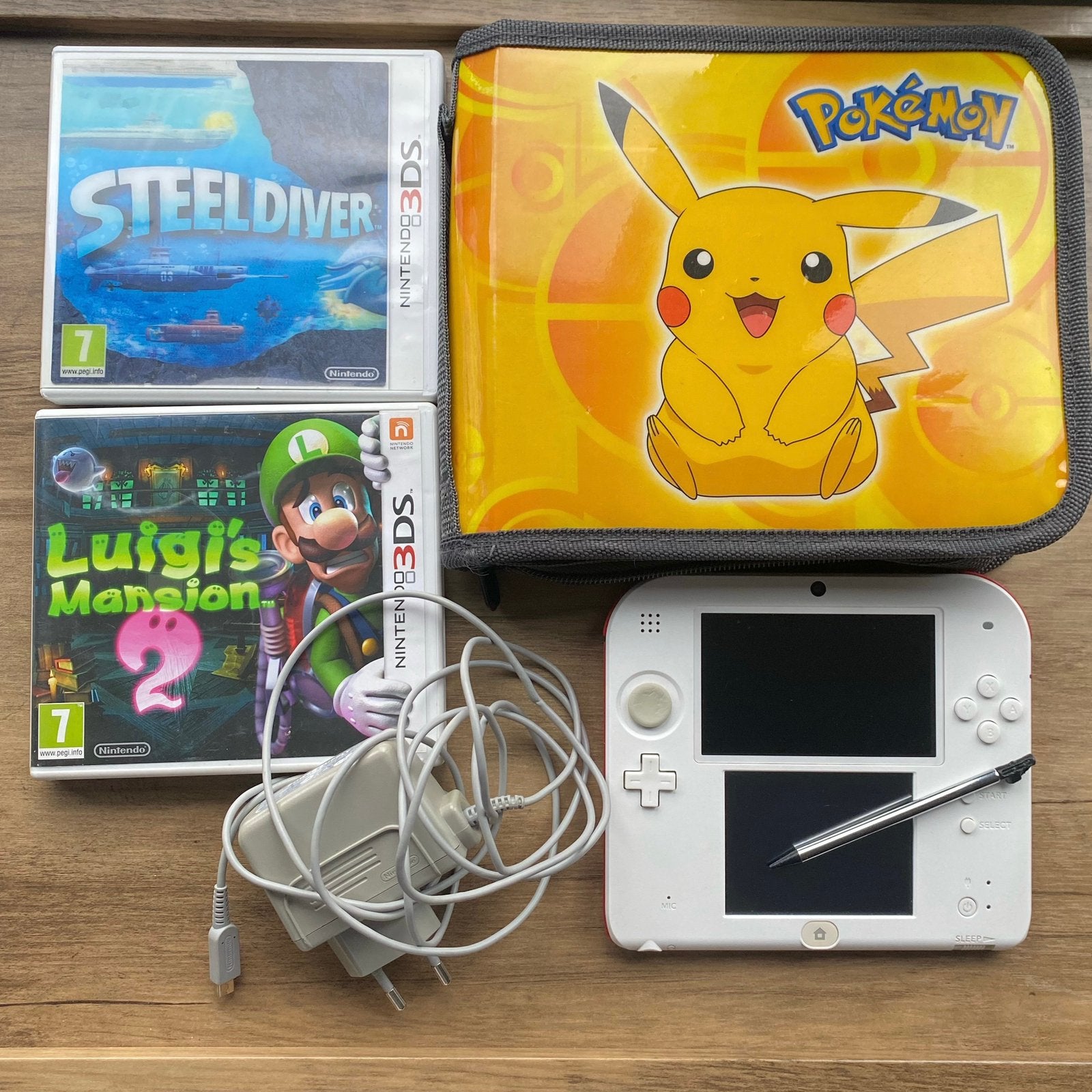 Nintendo 2DS Wit/Rood + lader + 2 spellen, Gebruikt, Wit, 2DS, Ophalen of Verzenden