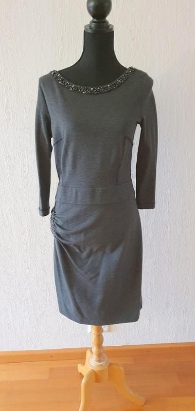 Blumarine prachtige gedeeltelijk wollen jurk 38, Kleding | Dames, Jurken, Ophalen of Verzenden, Zo goed als nieuw, Grijs, Boven de knie