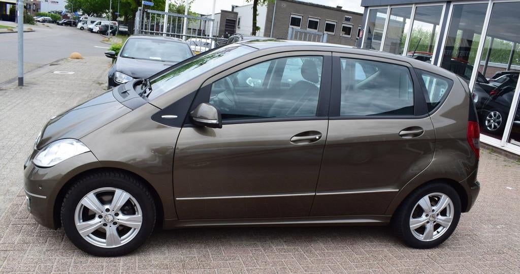 Mercedes-Benz A-klasse 180 Business Avantgarde | automaat| a, Euro 5, Gebruikt, Zwart, 4 cilinders