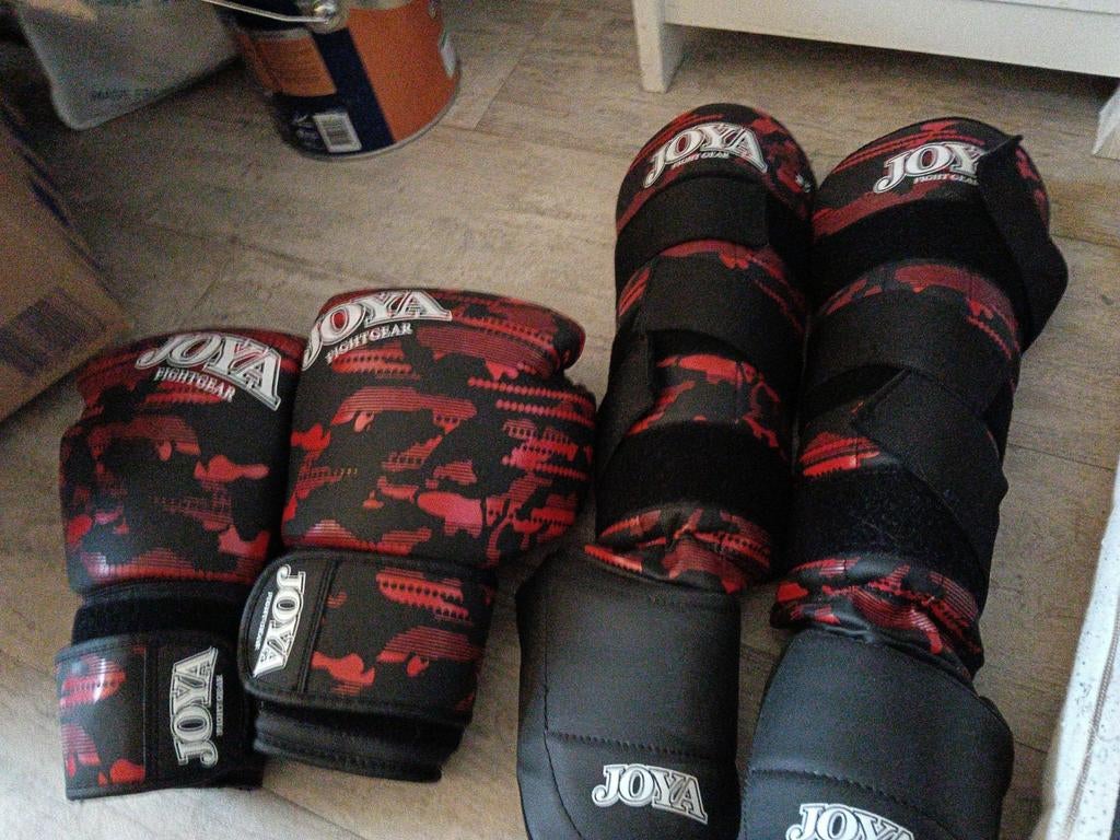 Joya Fightgear rood zwart, Ophalen of Verzenden, Gebruikt, Bokshandschoenen