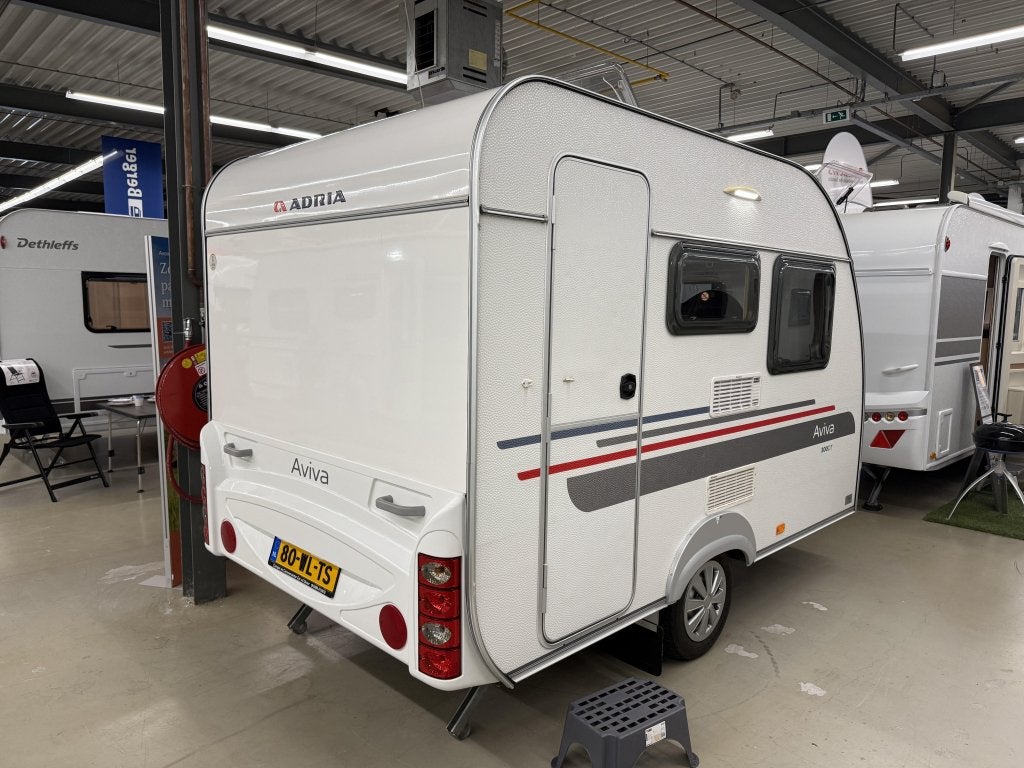Adria Aviva 300 DT +luifel met zijwanden, Caravans en Kamperen, Overige typen, Standaardzit, Schokbreker, Tot en met 2