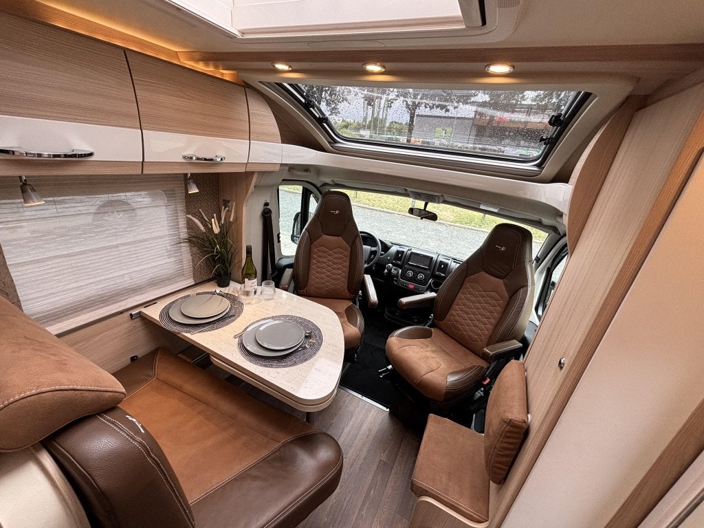 Bürstner Travel Van T590 DWARSBED+RONDZIT EURO 6 ZONNEPANEE, Caravans en Kamperen, Campers, Bedrijf, Tot en met 3, Bürstner, 5 tot 6 meter