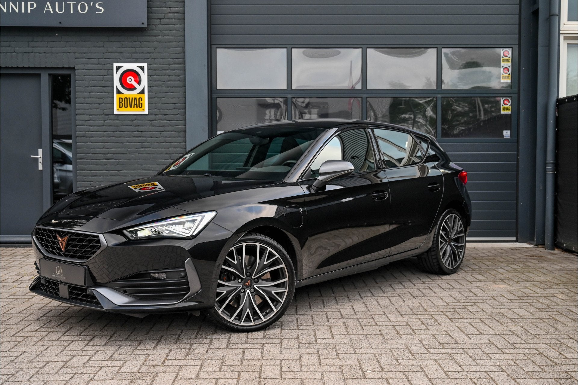 CUPRA Leon 1.4 e-Hybrid VZ Adrenaline, ACC,Camera,stoelverwa, Auto's, Cupra, 77 km/l, Gebruikt, 4 cilinders, Leder en Stof