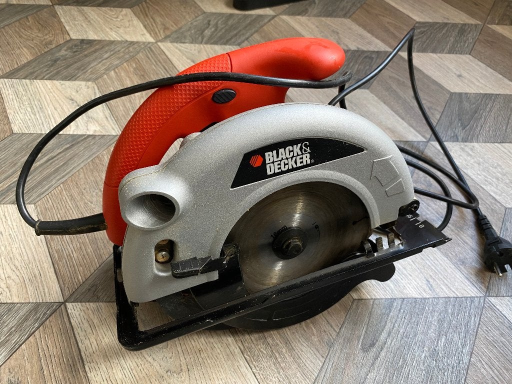 Cirkelzaag Black & Decker CD601, Doe-het-zelf en Verbouw, Ophalen, Gebruikt, Cirkelzaag, Black+Decker