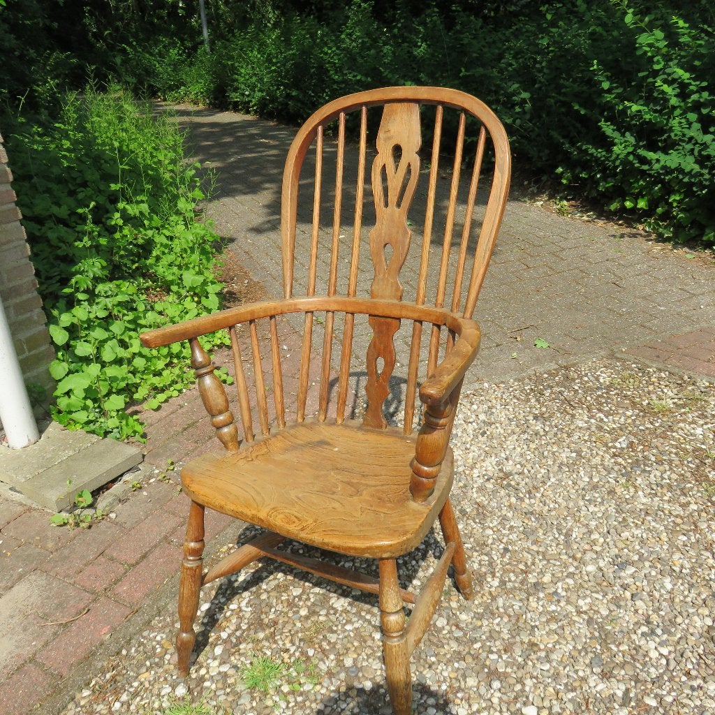 Oude Antieke Engelse grote Massief houten Windsor stoel., Antiek en Kunst, Antiek | Meubels | Stoelen en Banken, Ophalen
