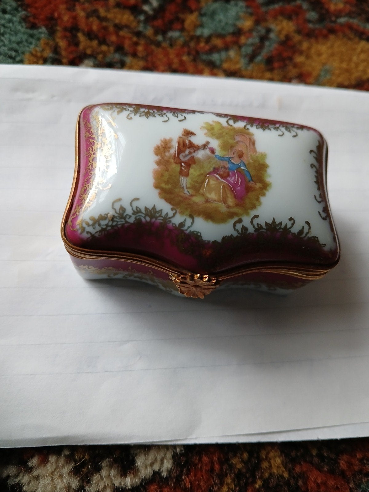 Limoges snuisterijen/pillendoosje, Verzamelen, Porselein, Kristal en Bestek, Ophalen of Verzenden, Zo goed als nieuw, Porselein