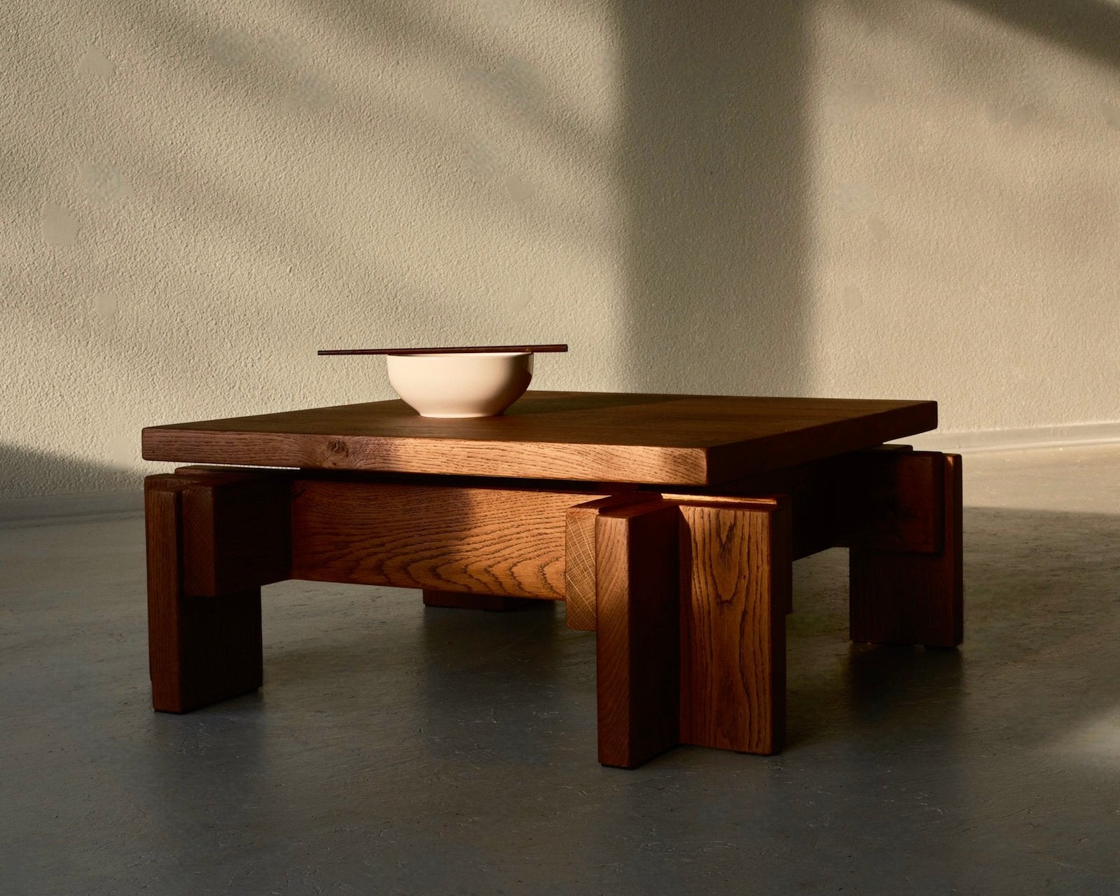 OBSCURA PLATFORM TABLE japandi wabisabi brutalistisch design, Japandi, 50 tot 100 cm, 50 tot 100 cm, Zo goed als nieuw