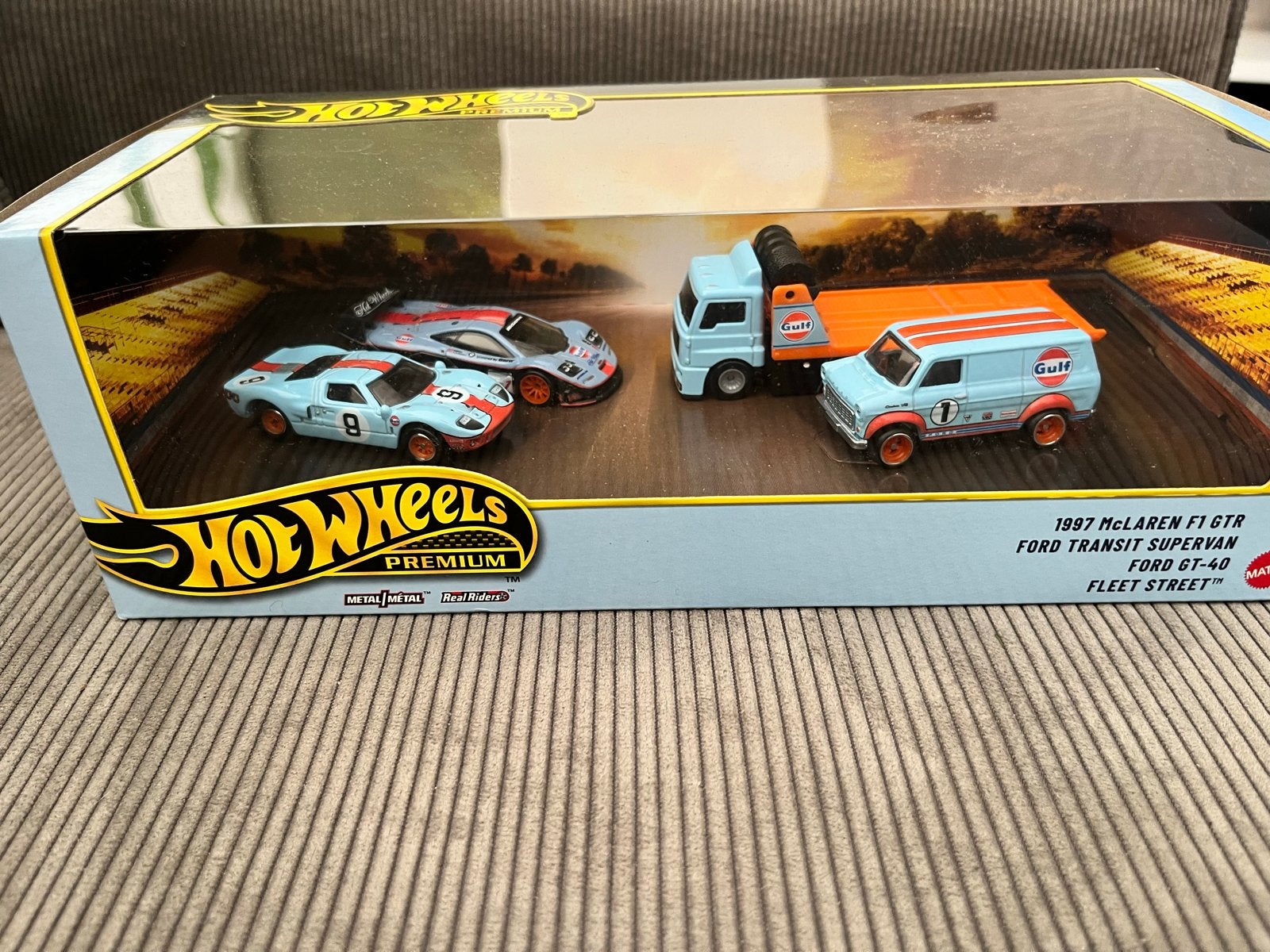 Hot Wheels Premium Fleet Street Gulf Set, Hobby en Vrije tijd, Ophalen of Verzenden, Nieuw, Overige typen