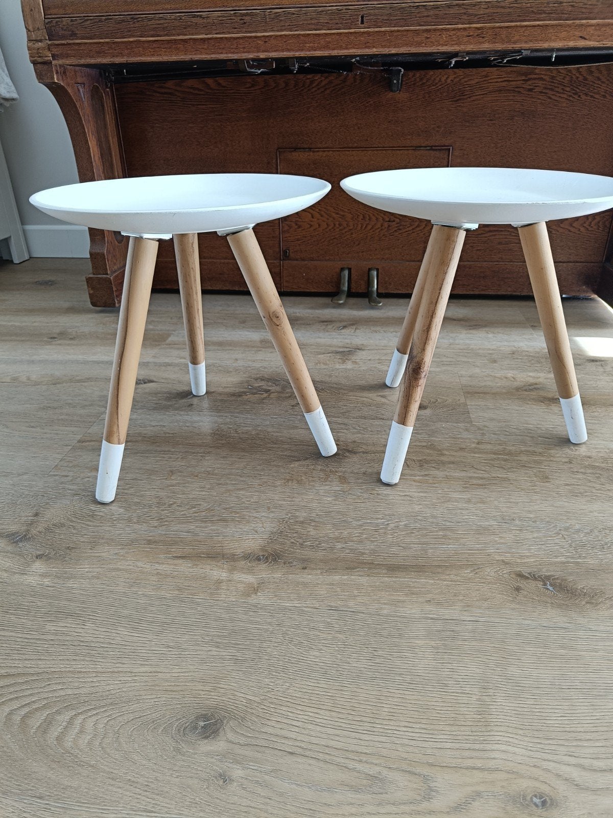 Set van 2 witte bijzettafels met houten poten, Ophalen, Minder dan 45 cm, Minder dan 55 cm, Gebruikt